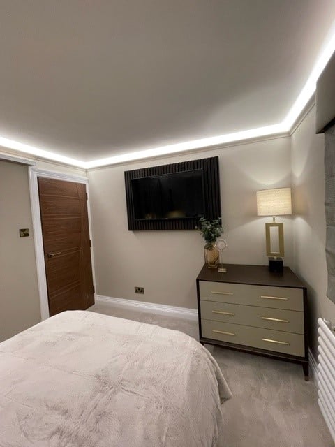 Dickens Heath Master Bed Feature Wall